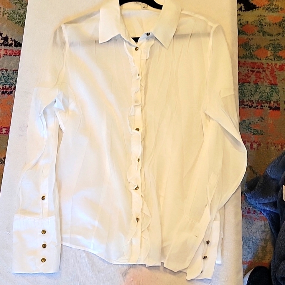 Banana Republic 100% cotton long sleeve blouse with ruffle/bronze buttons